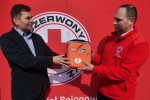 Na mocy podpisanej umowy, do dyspozycji PCK trafił sprzęt o łącznej wartości ponad 112 tys. zł. Wśród przekazanego wyposażenia znalazły się m.in. agregat prądotwórczy, defibrylator AED, zestaw ratownictwa medycznego PSP R1, elektryczny wózek paletowy oraz komora chłodnicza.