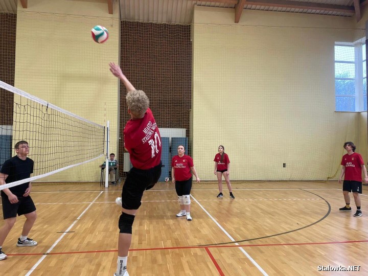 W Tyczynie odbył się Turniej Siatkówki Młodzieżowych Rad Województwa Podkarpackiego, który zgromadził młodych samorządowców z całego regionu. Wśród uczestników nie zabrakło reprezentacji Młodzieżowej Rady Miejskiej w Stalowej Woli, która aktywnie włączyła się w sportową rywalizację. 