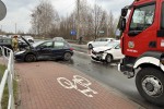 Wypadek na Czarnieckiego za mostem. 3 osoby, w tym małe dziecko trafiły do szpitala.