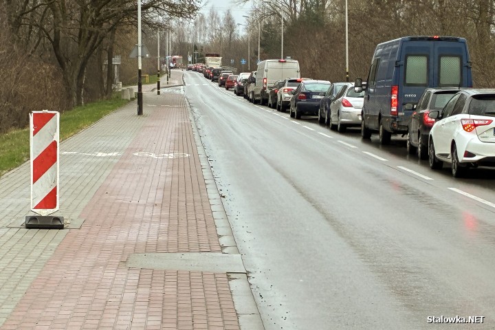 Wypadek na Czarnieckiego za mostem. 3 osoby, w tym małe dziecko trafiły do szpitala.