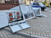 Paczkomat przed biurowcem Metalowiec.