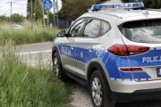 Policja apeluje o stosowanie się do poleceń kierujących ruchem, a także o zachowanie cierpliwości i ostrożności.