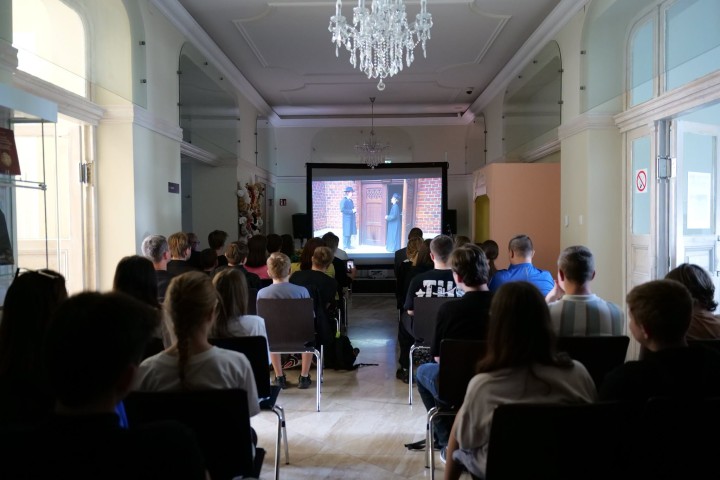Film zaprezentowano podczas premiery 17 czerwca w Galerii Alfonsa Karpińskiego w Stalowej Woli.