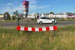 Wzdłuż obwodnicy postawiono 500-metrowy płot zamiast wybudować kładkę dla pieszych i rowerzystów.