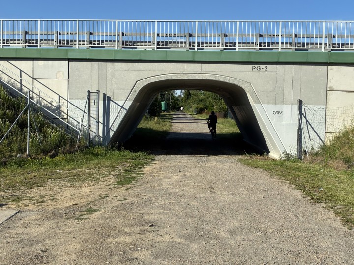 Po rozgrodzeniu ogródków działkowych wybudowano tunel, pod którym nie zmieści się ani straż pożarna, ani karetka pogotowia.