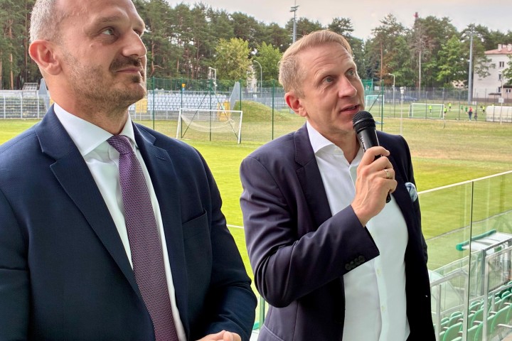 Przedsiębiorca Zbigniew Rogalski (z lewej), mieszkający na co dzień w USA oraz Mariusz Iwański z Monako to przyszli właściciele spółki piłkarskiej Stal Stalowa Wola.
