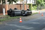 Dachowanie w Pysznicy. Kierowca uciekł do lasu.
