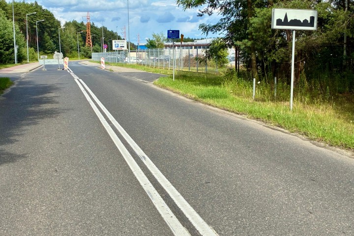 Rozpoczyna się przebudowa ulicy Przyszowskiej w Stalowej Woli. Na odcinku 2,2 km powstaną dwa ronda i dojazdy do przyszłych dróg gminnych. Otrzymały one status rygoru natychmiastowej wykonalności.
