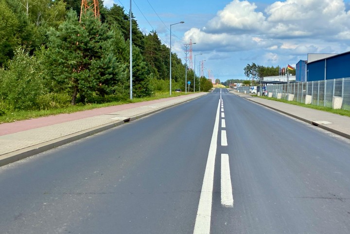 Rozpoczyna się przebudowa ulicy Przyszowskiej w Stalowej Woli. Na odcinku 2,2 km powstaną dwa ronda i dojazdy do przyszłych dróg gminnych. Otrzymały one status rygoru natychmiastowej wykonalności.