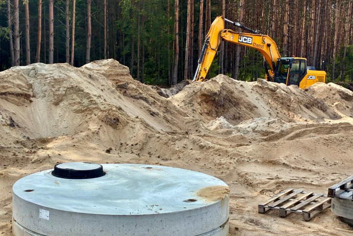 Rozpoczyna się przebudowa ulicy Przyszowskiej w Stalowej Woli. Na odcinku 2,2 km powstaną dwa ronda i dojazdy do przyszłych dróg gminnych. Otrzymały one status rygoru natychmiastowej wykonalności.