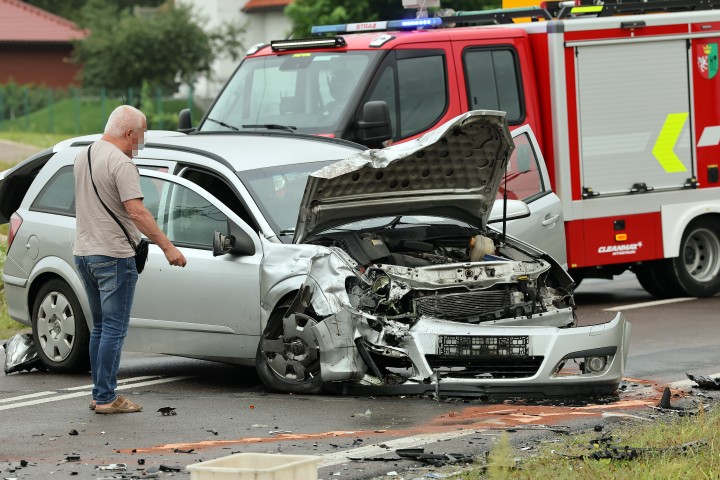 Pysznica: czołowe zderzenie dwóch pojazdów.