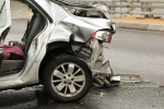 Czołowe zderzenie busa z osobówką. 3 osoby ranne.