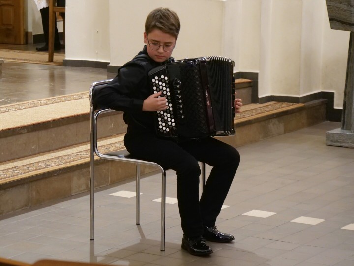 Uczniowie i nauczyciele PSM w Stalowej Woli zagrali wyjątkowy koncert, który był przedsmakiem tego, co czeka nas na początku października, kiedy to zaplanowano główne uroczystości związane z obchodzonym w tym roku przez szkołę jubileuszem.