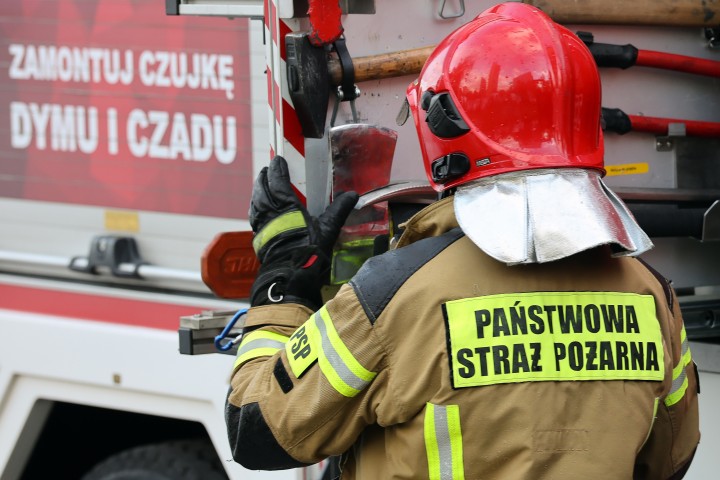 Pożar samochodu na Alejach Jana Pawła II w Stalowej Woli.