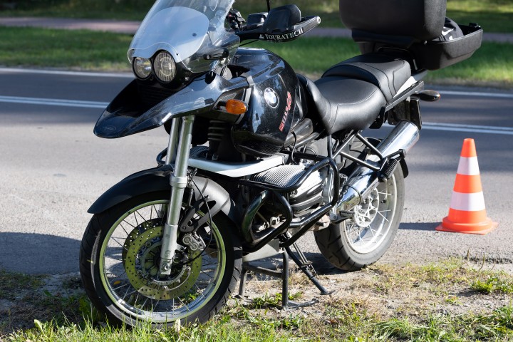 Ranny motocyklista z BMW trafił do szpitala. Do wypadku doszło w gminie Pysznica.