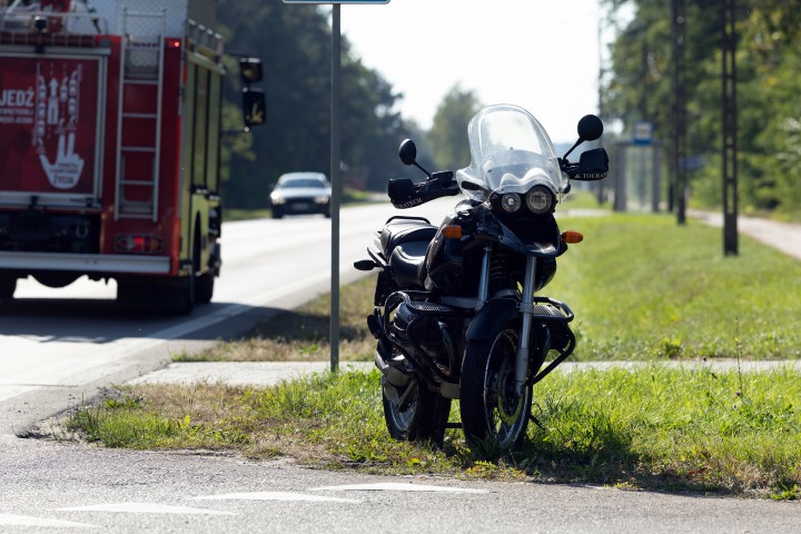 Ranny motocyklista z BMW trafił do szpitala. Do wypadku doszło w gminie Pysznica.