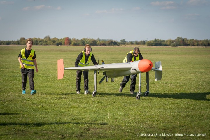 Na lotnisku w Turbi (gmina Zaleszany), odbyły się zamknięte pokazy dynamiczne systemów i platform bezzałogowych (Dual Use Drone Showcase).