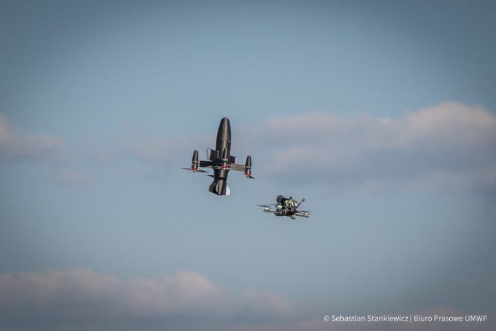 Na lotnisku w Turbi (gmina Zaleszany), odbyły się zamknięte pokazy dynamiczne systemów i platform bezzałogowych (Dual Use Drone Showcase).