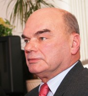 Tadeusz Duszyński, dyrektor MOSiR Stalowa Wola na konferencji prasowej w UM.