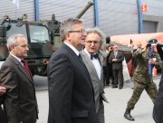 Stoisko Huty Stalowa Wola odwiedził prezydent RP Bronisław Komorowski w towarzystwie dyrektora kieleckich targów.