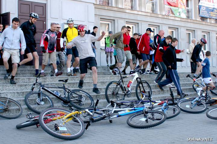 Start wyścigu rowerowego Radiowe Miasto.