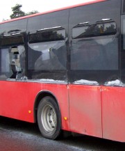 Pracownicy ZMKS zabezpieczyli autobus dalszym zniszczeniem.