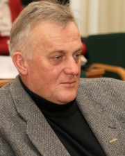 Radny Marek Surowiec zastąpił w Radzie Andrzeja Szlęzaka. Ma 52 lata i pracuje w Elektrowni Stalowa Wola.