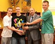 Drużyna z Samorządowego Liceum Ogólnokształcącego w Stalowej Woli odniosła ogromny sukces, zdobywając pierwsze miejsce w Przemyślu.