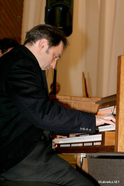 Robert Grudzień zagrał na organach niezwykły utwór.
