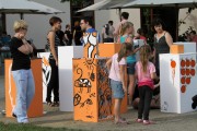 Imprezę rozpoczęła wspólna akcja plastyczna dzieci, pod czujnym okiem artysty Jakuba Woynarowskiego.