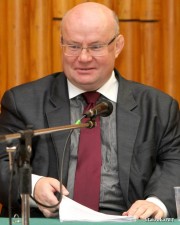 Prezydent Andrzej Szlęzak podkreślił, że sąd nad dowódcami Powstania Warszawskiego nie będzie widowiskiem lecz procesem według wojskowego kodeksu karnego II RP.