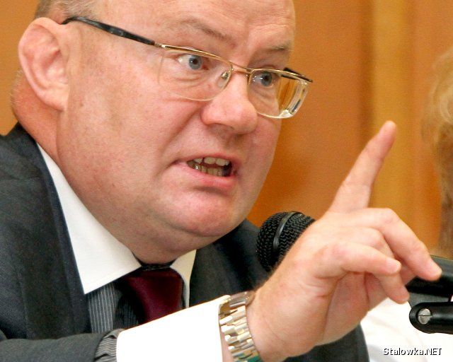 Andrzej Szlęzak ucina spekulacje, mówiąc wprost, że w tegorocznych wyborach parlamentarnych nie zobaczymy go w roli kandydata do Sejmu czy Senatu.