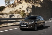 Bezpieczeństwo idzie w parze ze spokojem i komfortem jazdy, potwierdzonym przez najlepszą notę Citroëna DS4 w kategorii systemów wspomagania.