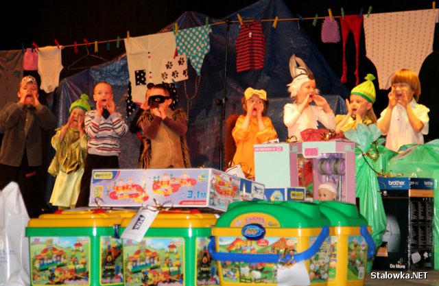 Dzieci ze stalowowolskiego Przedszkola nr 10 uświetniły imprezę swoim występem.