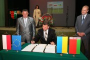 30 września 2009 roku w Miejskim Domu Kultury doszło do uroczystego podpisania umowy pomiędzy włodarzami powiatów z Polski, Ukrainy i Białorusi.