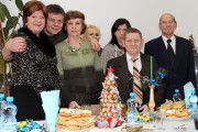 Zarząd Polskiego Komitetu Pomocy Społecznej w Stalowej Woli oraz pracujący tam wolontariusze w przeddzień wigilii Bożego Narodzenia przełamali się opłatkiem.
