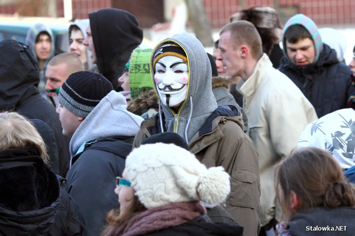 Manifestacja przed Urzędem Miasta w Stalowej Woli przeciwko ACTA.