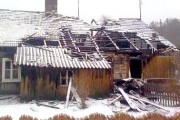 We wtorek po południu w miejscowości Irena doszło do pożaru domu. Dwie osoby z objawami zatrucia tlenkiem węgla trafiły do stalowowolskiego szpitala.