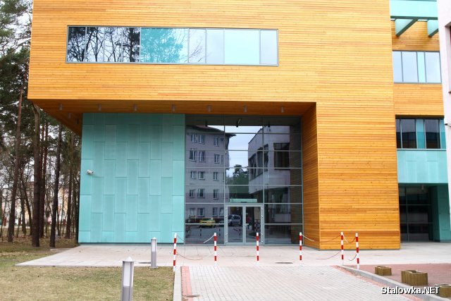 18 głosami stalowowolscy radni przyjęli uchwałę, w której przekazali Katolickiemu Uniwersytetowi Lubelskiemu w Stalowej Woli 590 tys. zł na przeprojektowanie obiektu inżynierii środowiska.