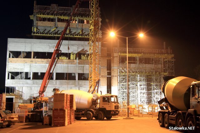 Budynek Katolickiego Uniwersytetu Lubelskiego w Stalowej Woli przy ul. Kwiatkowskiego nie będzie gotowy w tym roku.