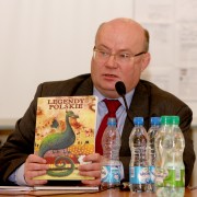 Prezydent Andrzej Szlęzak na ubiegłej sesji Rady Miasta promował książkę: Legendy Polskie.