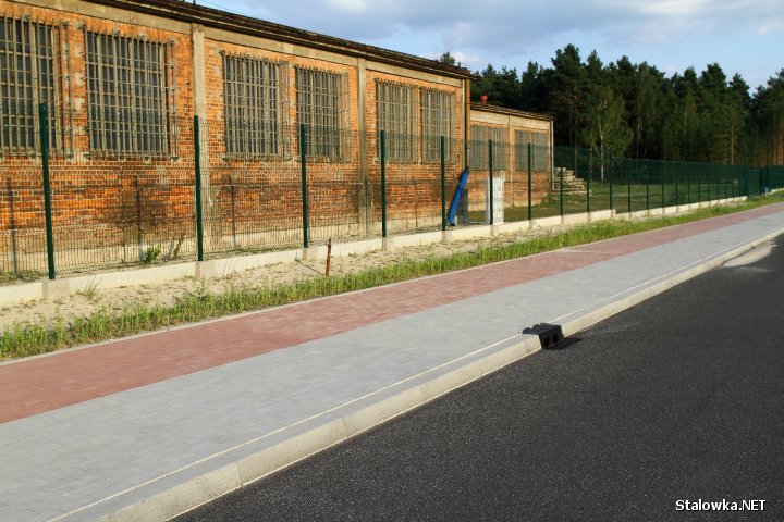 Droga przez hutę łącząca ulicę Grabskiego i Kwiatkowskiego w Stalowej Woli.