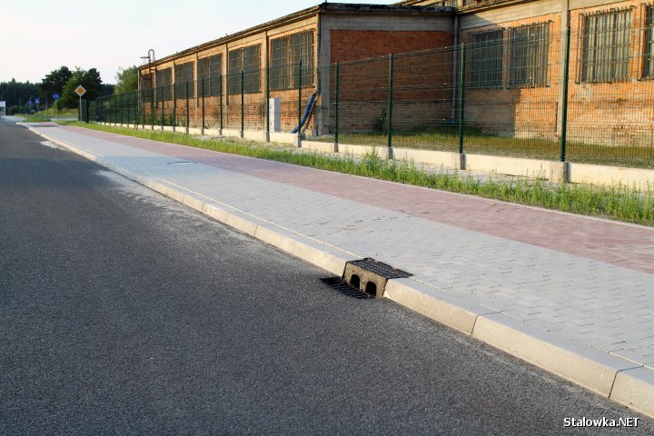 Droga przez hutę łącząca ulicę Grabskiego i Kwiatkowskiego w Stalowej Woli.