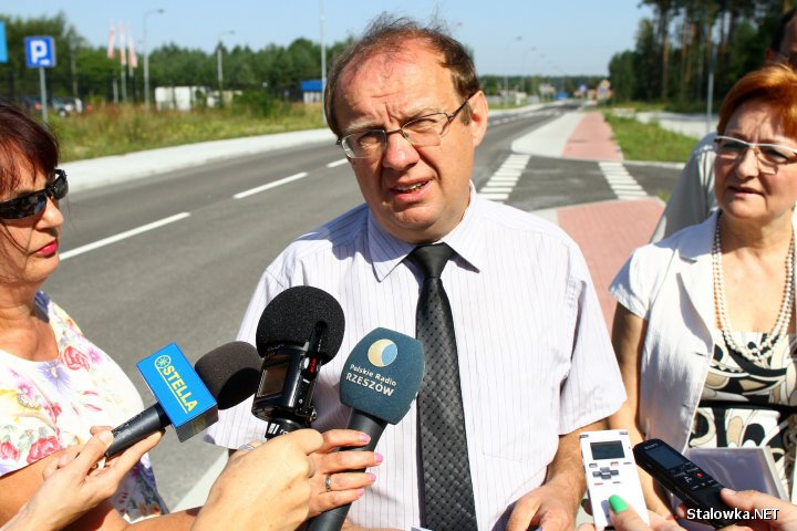  Droga przez hutę łącząca ulicę Grabskiego i Kwiatkowskiego w Stalowej Woli.