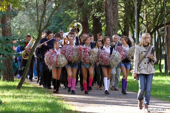 Miejski Dom Kultury chce zachęcać młodzież do wstępowania w szeregi zespołów artystycznych.