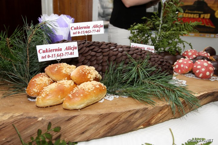 Cukiernia Alicja zdobyła pierwszą nagrodę na Jagodowy przysmak za roladę szyszkę.