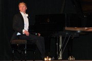 Na scenie zaprezentował się Przemysław Pankiewicz z Krosna, uczeń sanockiej szkoły muzycznej im. Wandy Kossakowej.