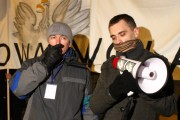 Ruch Narodowy w Stalowej Woli został powołany do życia 13 grudnia bieżącego roku podczas pikiety przed biurem SLD.