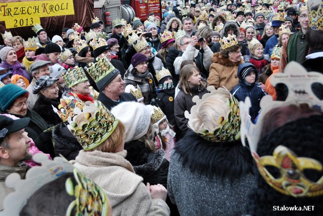 Pierwszy Orszak Trzech Króli w Stalowej Woli cieszył się ogromnym zainteresowaniem mieszkańców miasta.