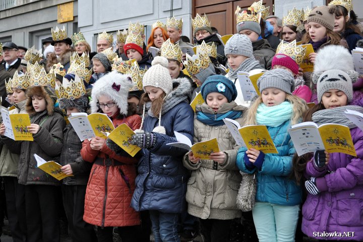 Orszak Trzech Króli w Stalowej Woli. Chóry MDK.